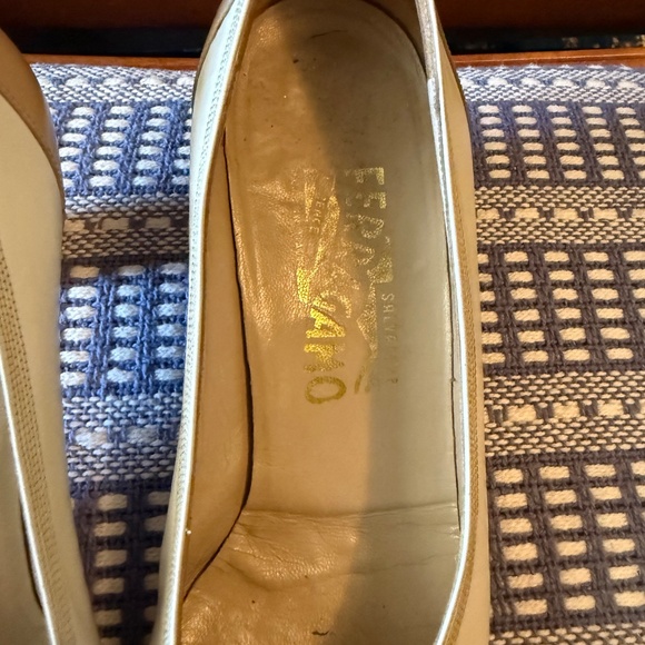 Vintage Ferragamo Kitten Heel - Picture 2 of 7